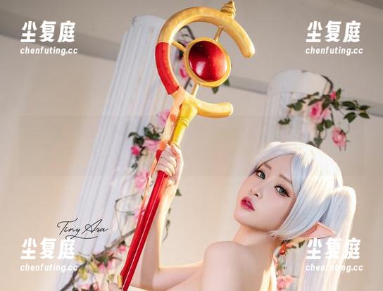 Tiny Asa 在Tiny Asa的宇宙里,棉袜cos变身,分享的每一步都像在散步天上。